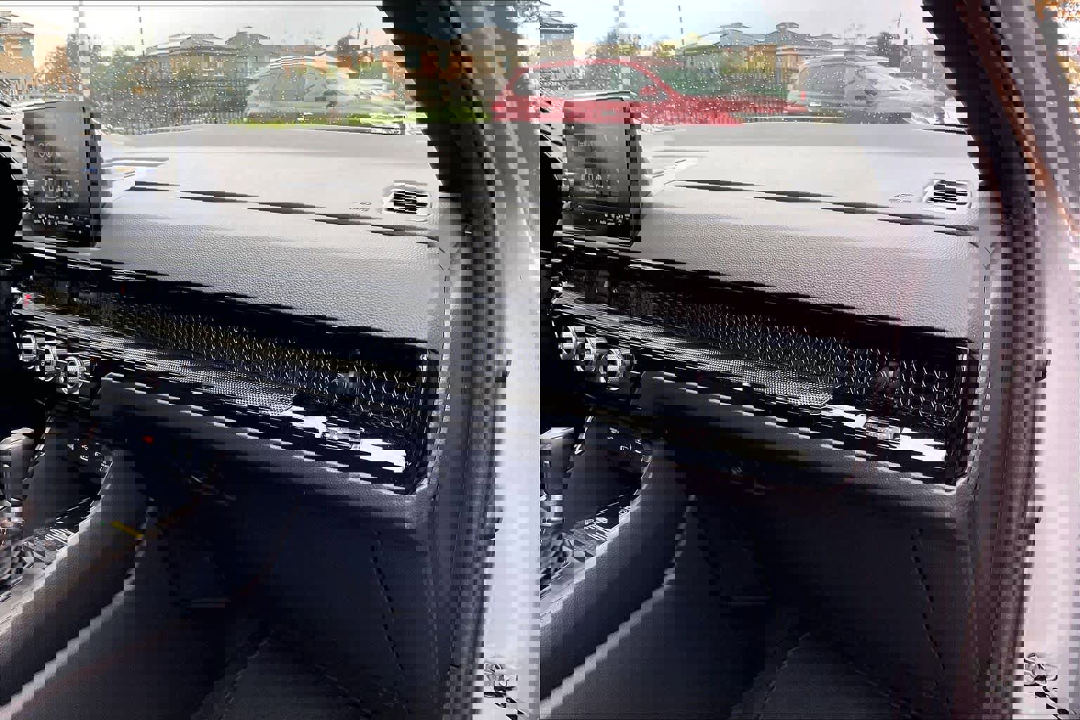 Used 2025 Honda CR-V Sport Touring image 17