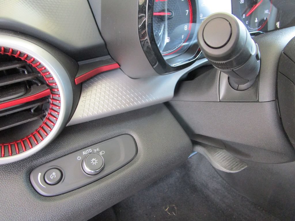 Used 2024 Chevrolet Trax RS FWD image 23