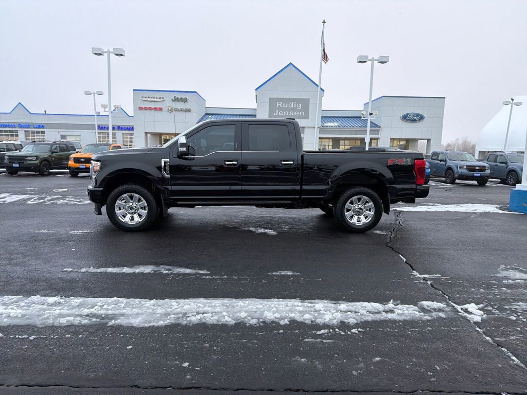 Used 2022 Ford F250 Platinum w/ FX4 Off-Road Package image 2