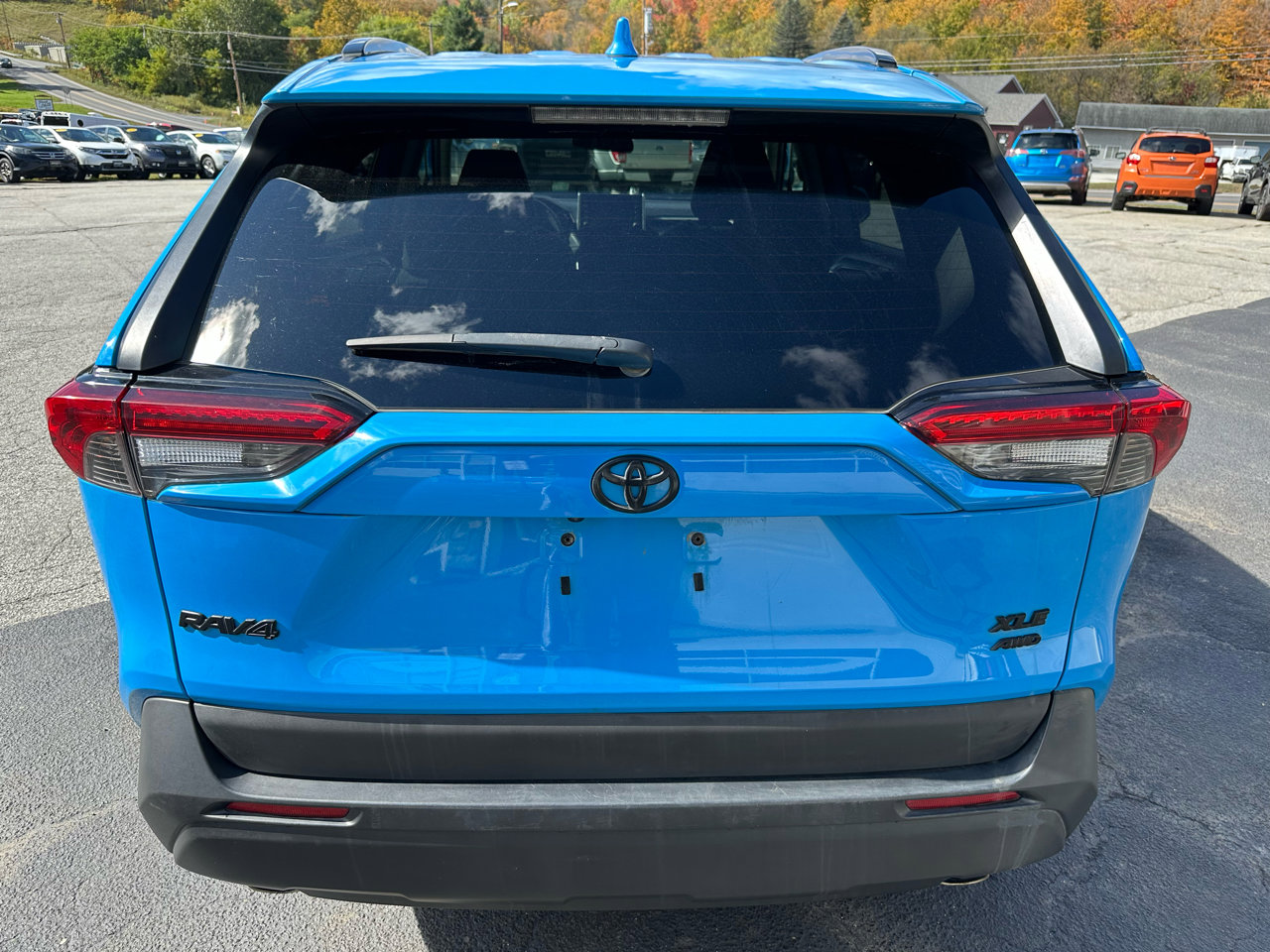 Used 2021 Toyota RAV4 XLE w/ Convenience Package image 5