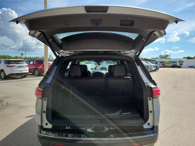 Used 2023 Chevrolet Traverse Premier w/ Redline Edition AWD/4WD image 11