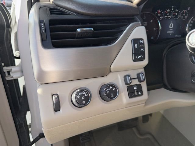 Used 2016 GMC Yukon Denali w/ Open Road Package AWD/4WD image 33
