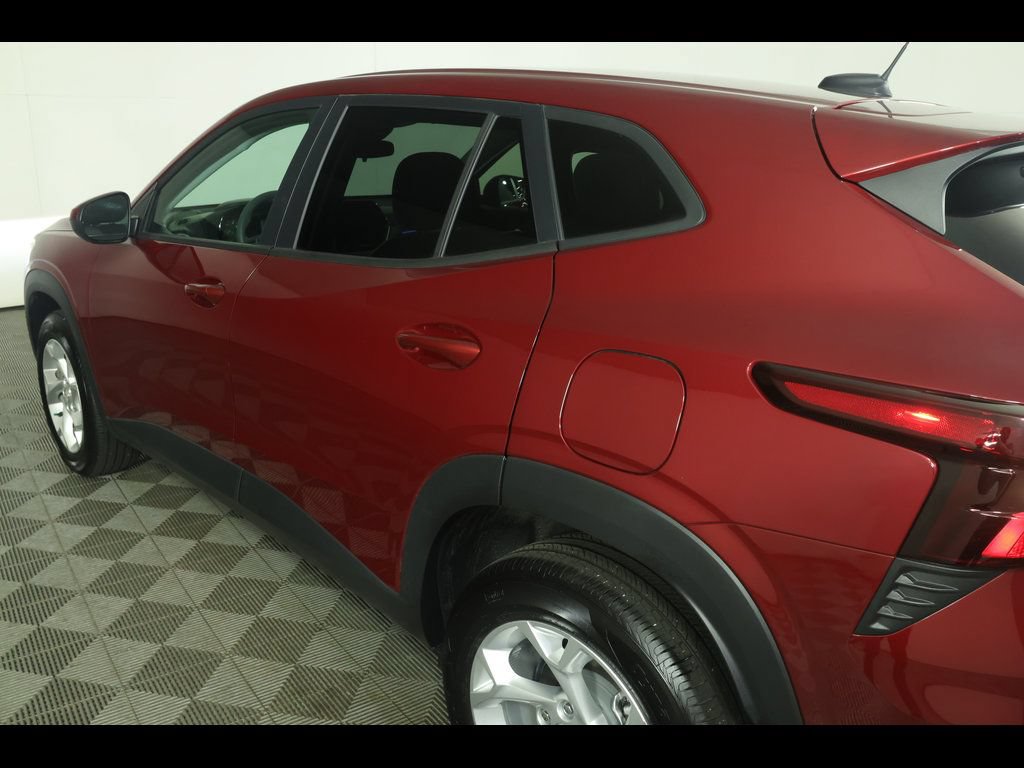Certified 2025 Chevrolet Trax LS w/ LS Convenience Package FWD image 16