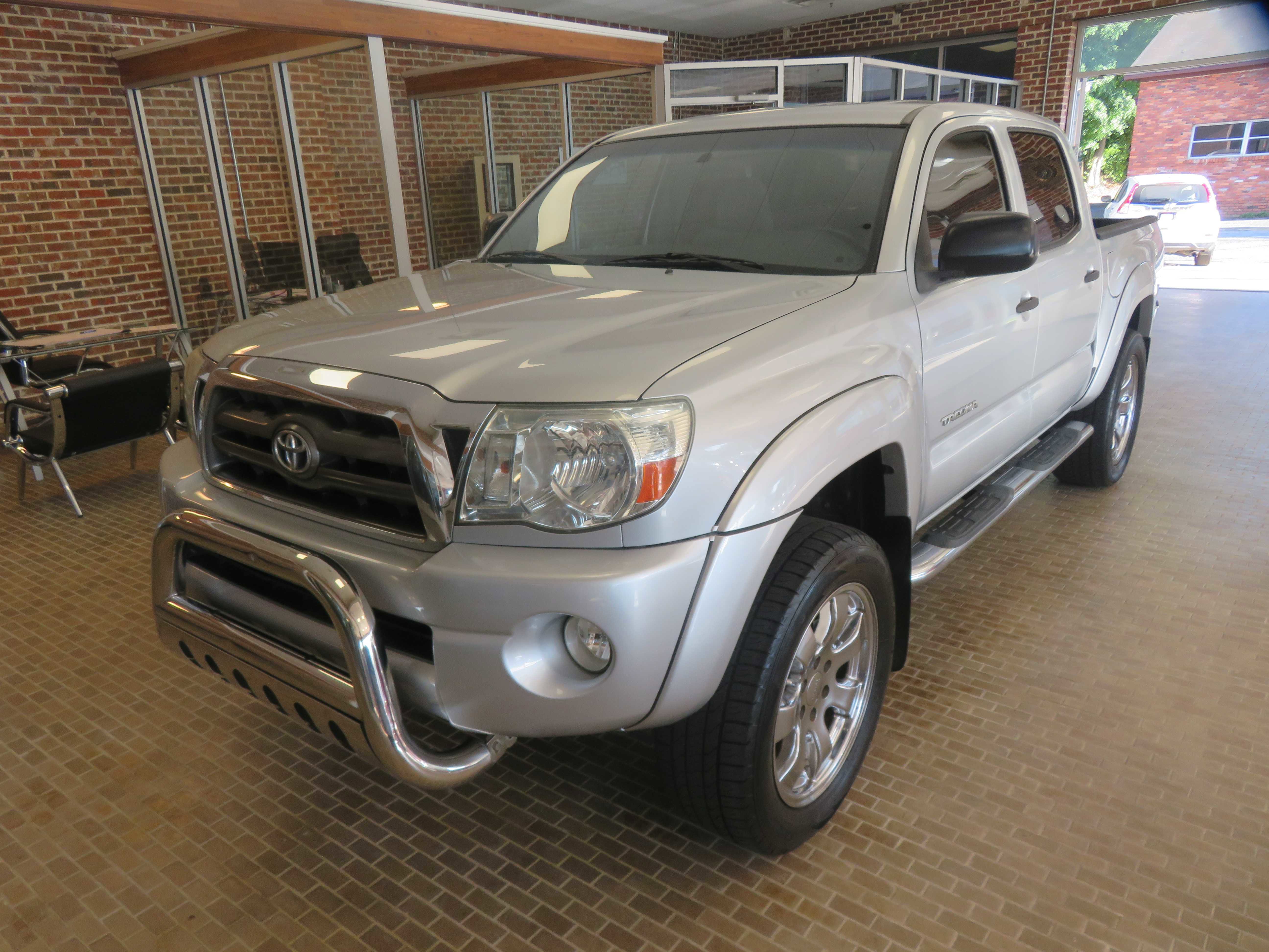 Used 2010 Toyota Tacoma PreRunner RWD image 77