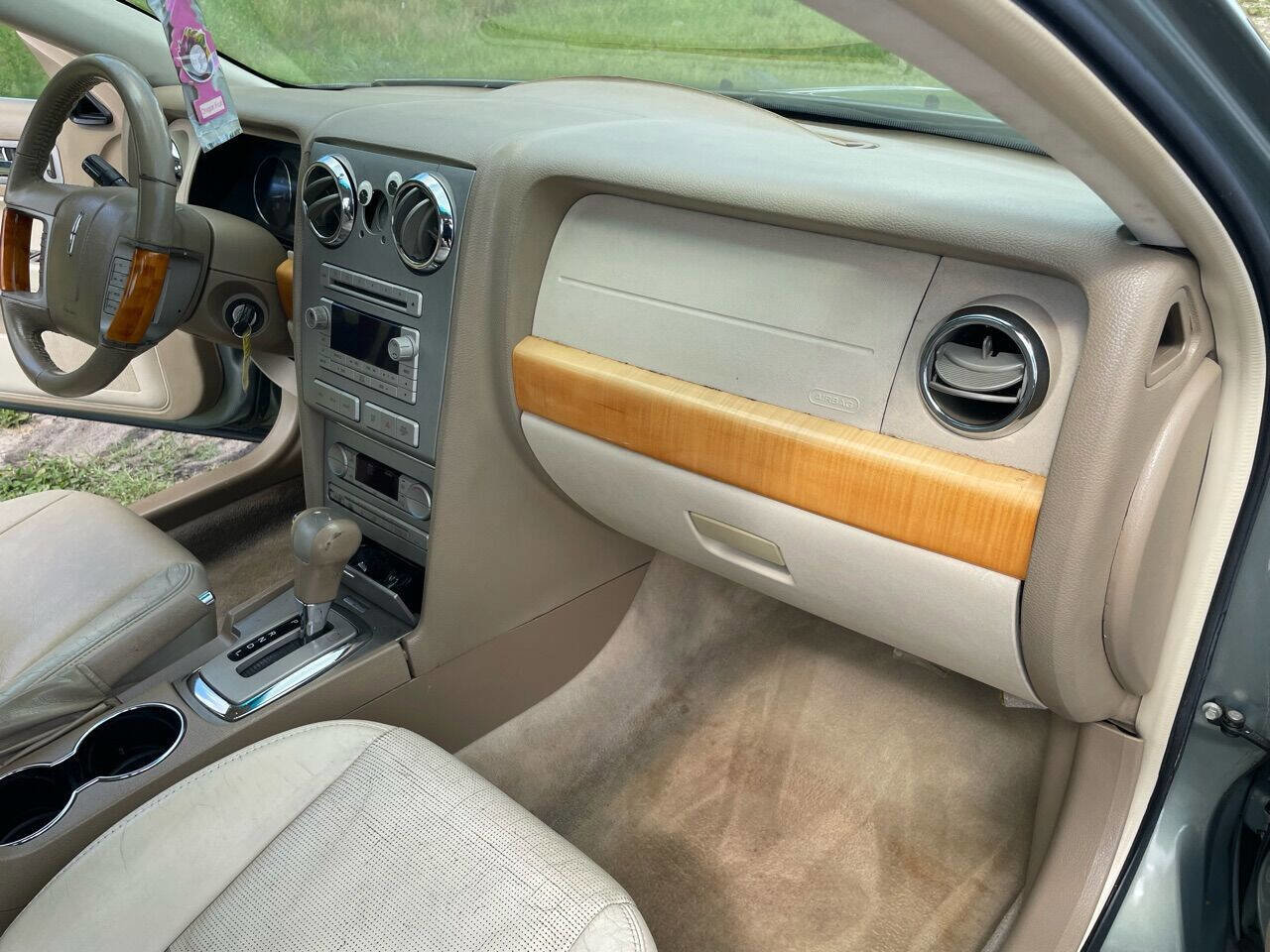 Used 2008 Lincoln MKZ image 9