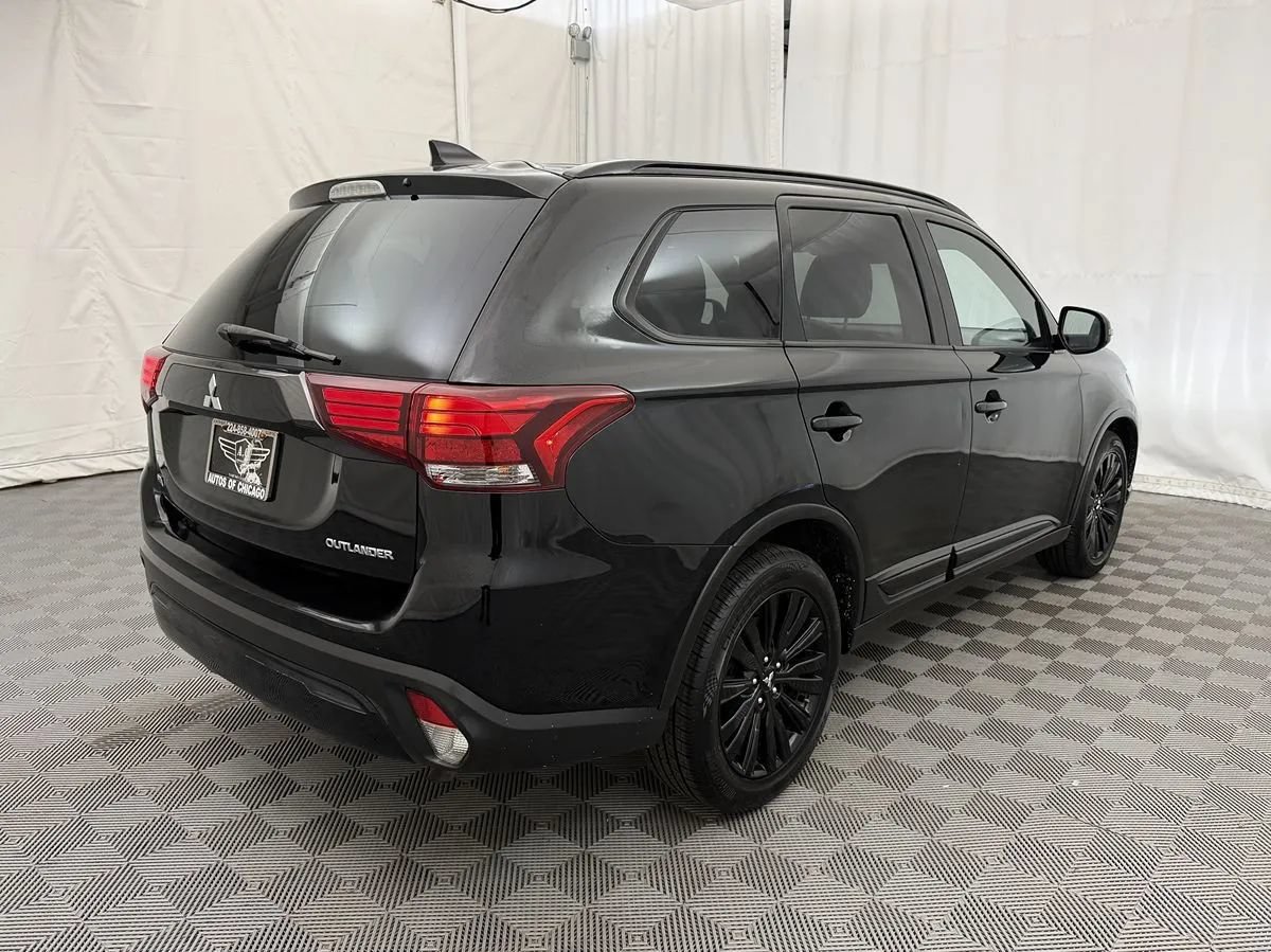 Used 2020 Mitsubishi Outlander SEL FWD image 3