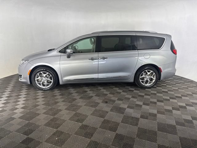 Used 2018 Chrysler Pacifica Limited FWD image 10