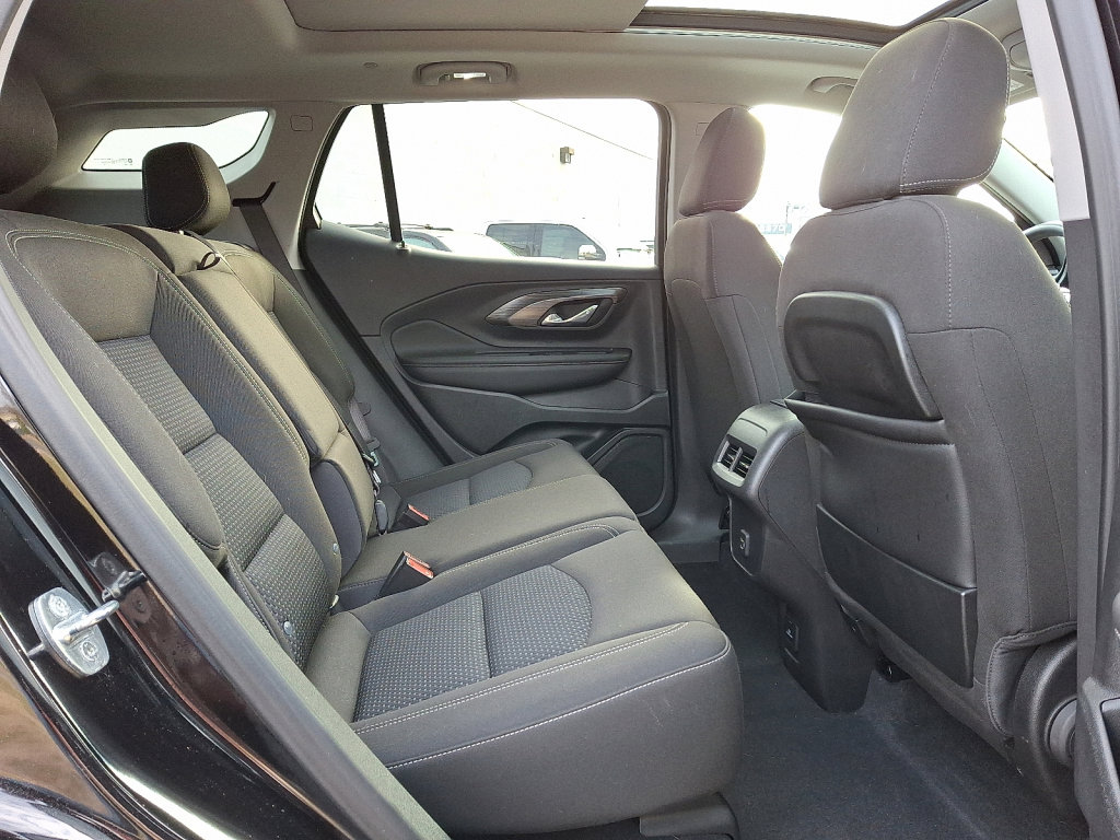 Used 2023 GMC Terrain SLE w/ Driver Convenience Package image 15