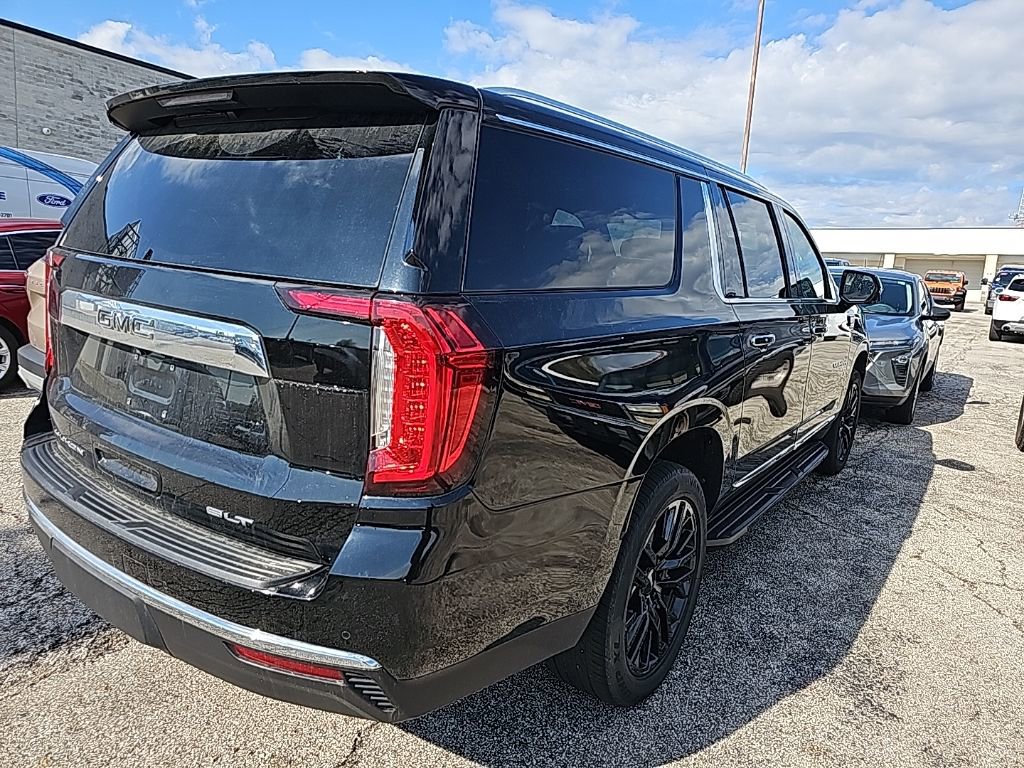Used 2024 GMC Yukon XL SLT w/ SLT Luxury Package AWD/4WD image 11