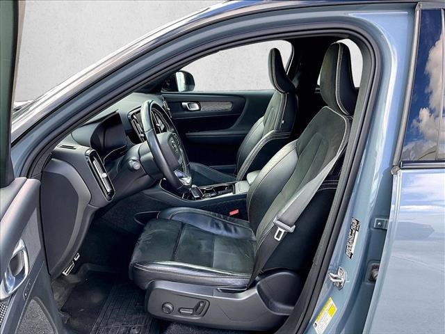 Used 2021 Volvo XC40 P8 Recharge w/ Protection Package Premier AWD/4WD image 27