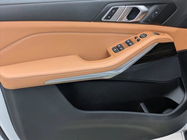 Used 2024 BMW X5 xDrive40i w/ Parking Assistance Package image 9