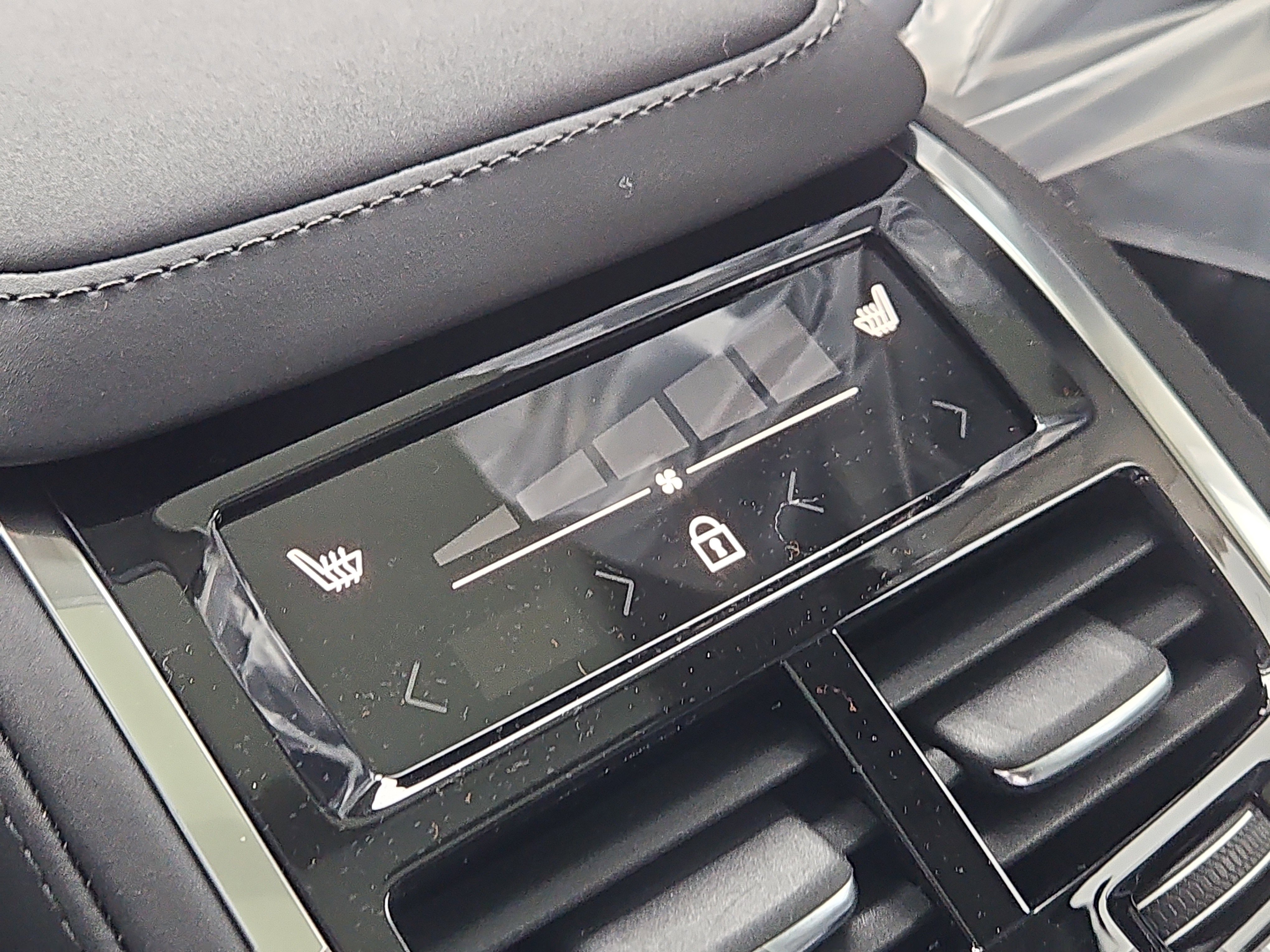 New 2026 Volvo XC90 B5 Core w/ Protection Package Premier image 11