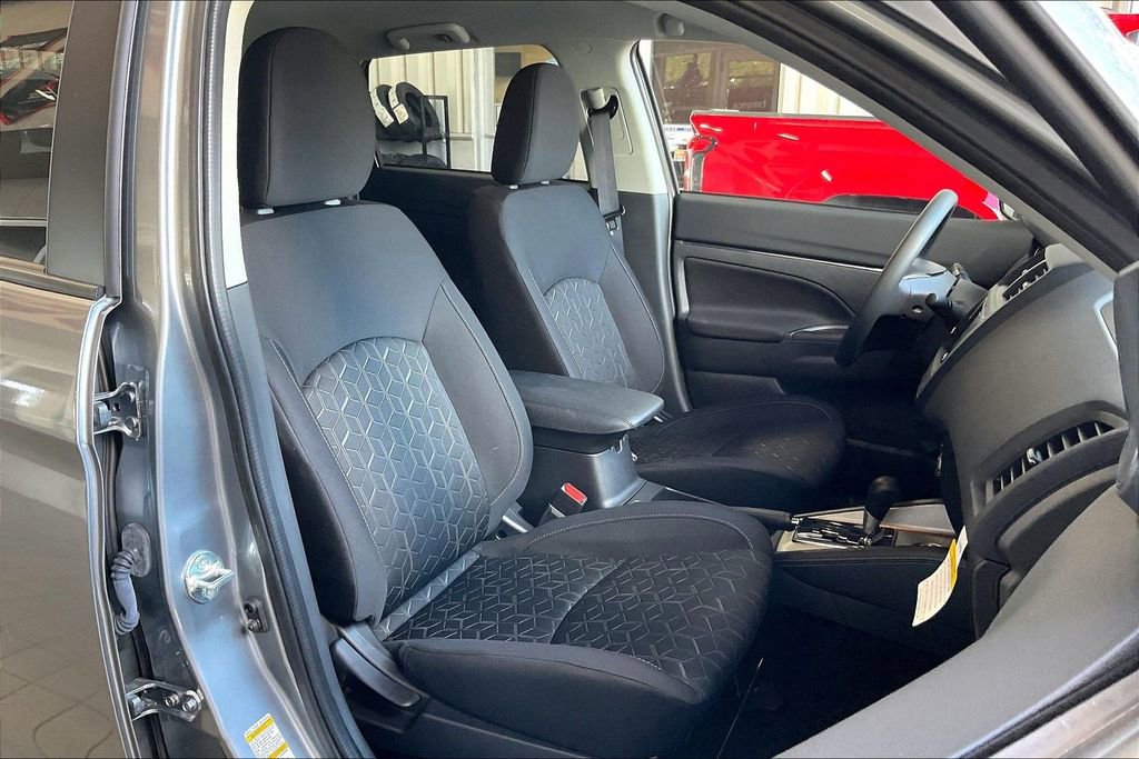 Used 2025 Mitsubishi Outlander Sport ES image 24