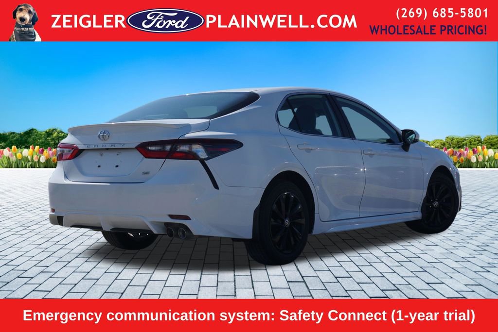 Used 2024 Toyota Camry SE image 5