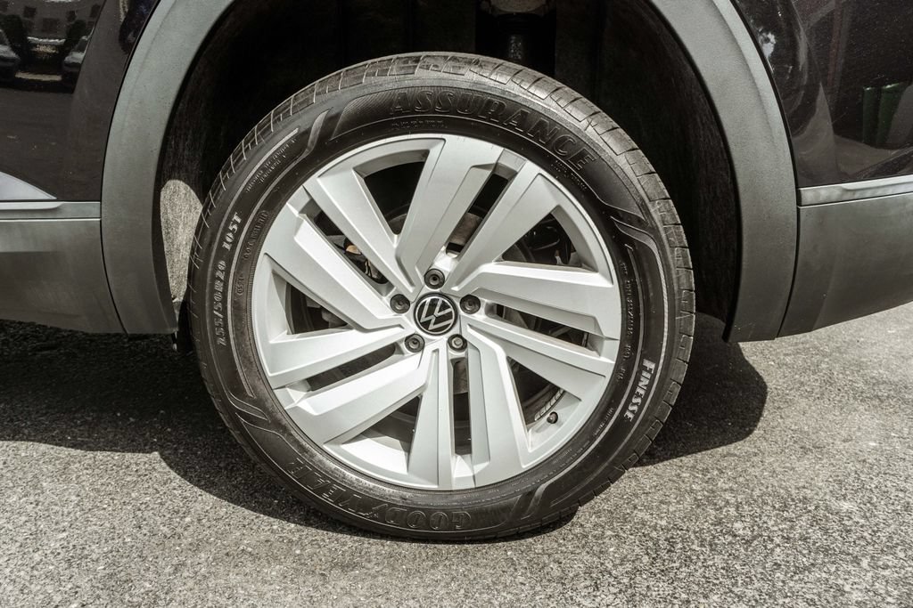 Used 2023 Volkswagen Atlas Cross Sport SE AWD/4WD image 32
