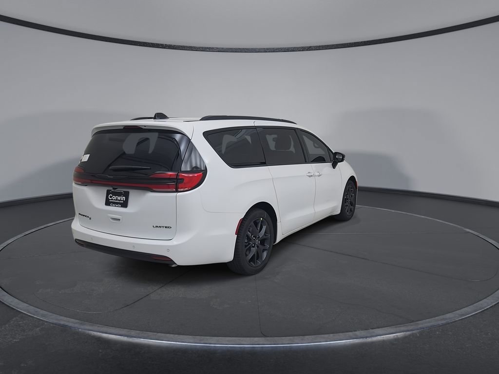 New 2026 Chrysler Pacifica Limited image 14