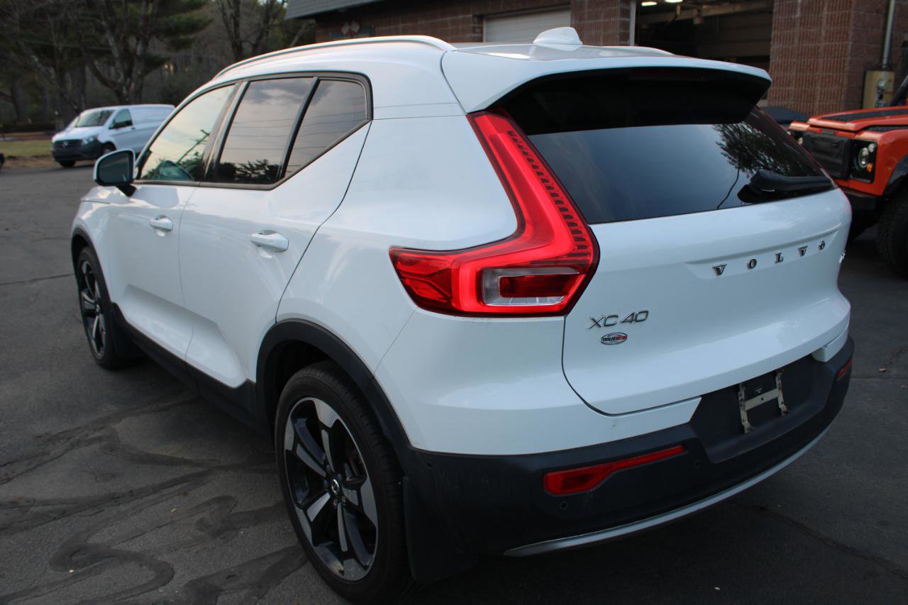 Used 2019 Volvo XC40 T5 Momentum image 7