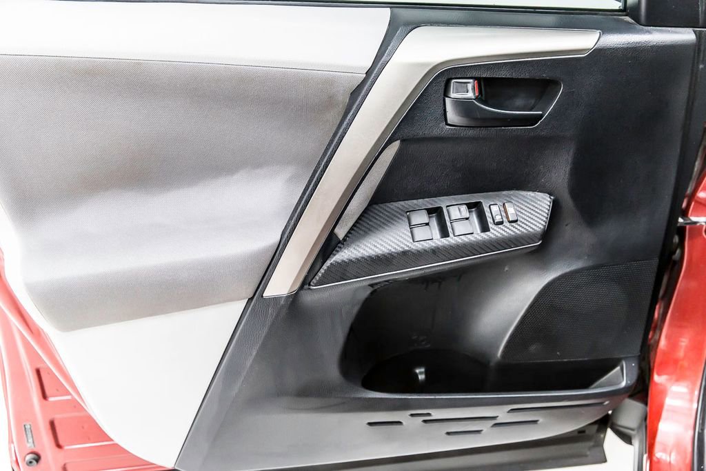 Used 2013 Toyota RAV4 LE FWD image 20