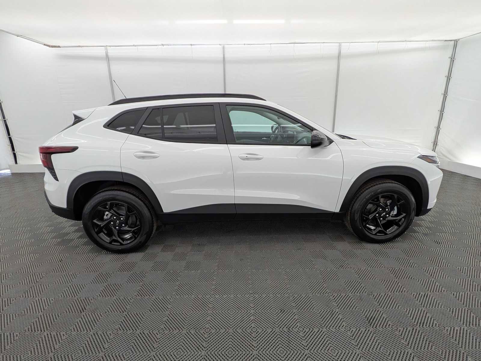 New 2026 Chevrolet Trax LT w/ Driver Confidence Package FWD image 7