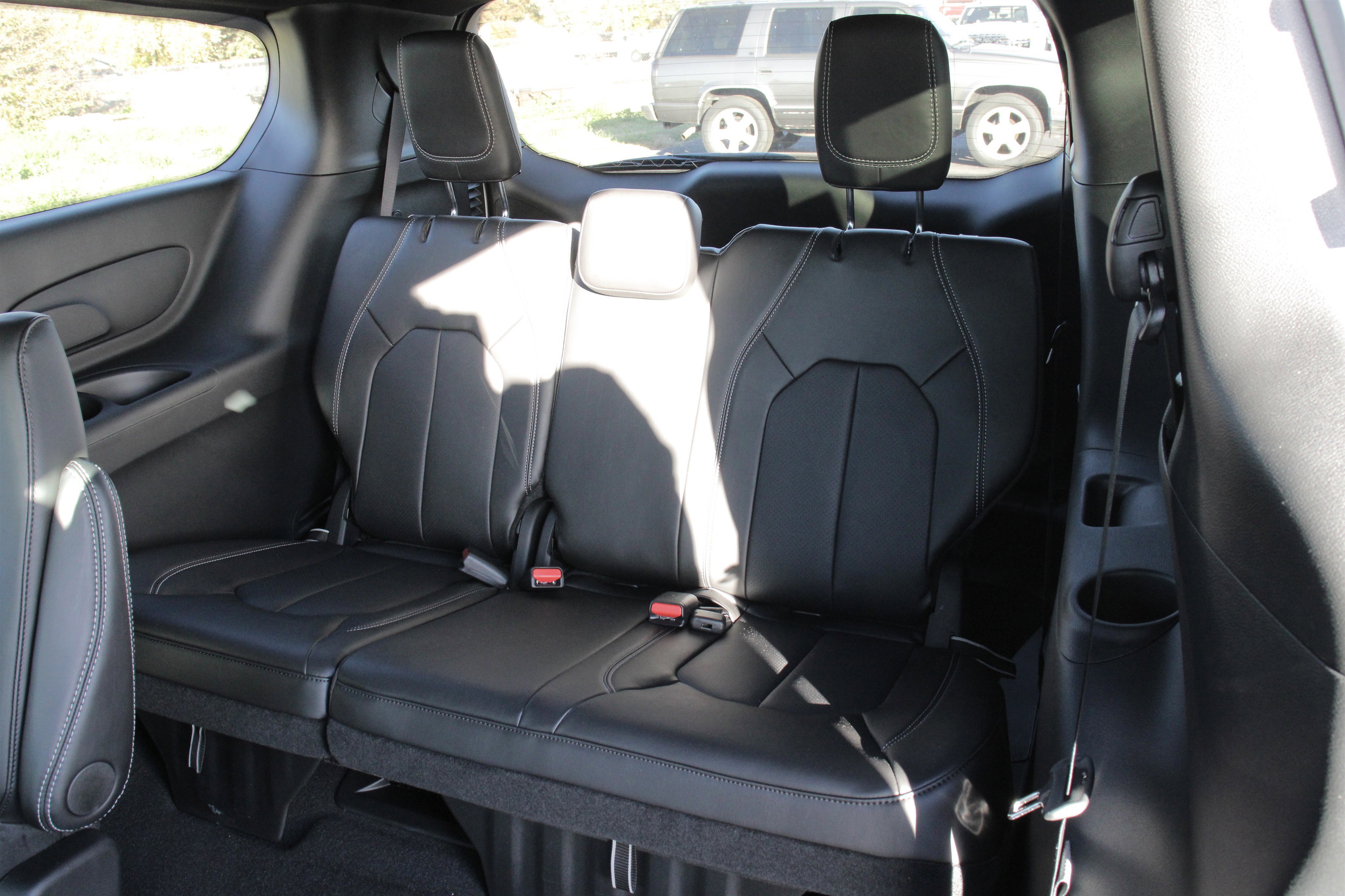 New 2026 Chrysler Pacifica Select image 21