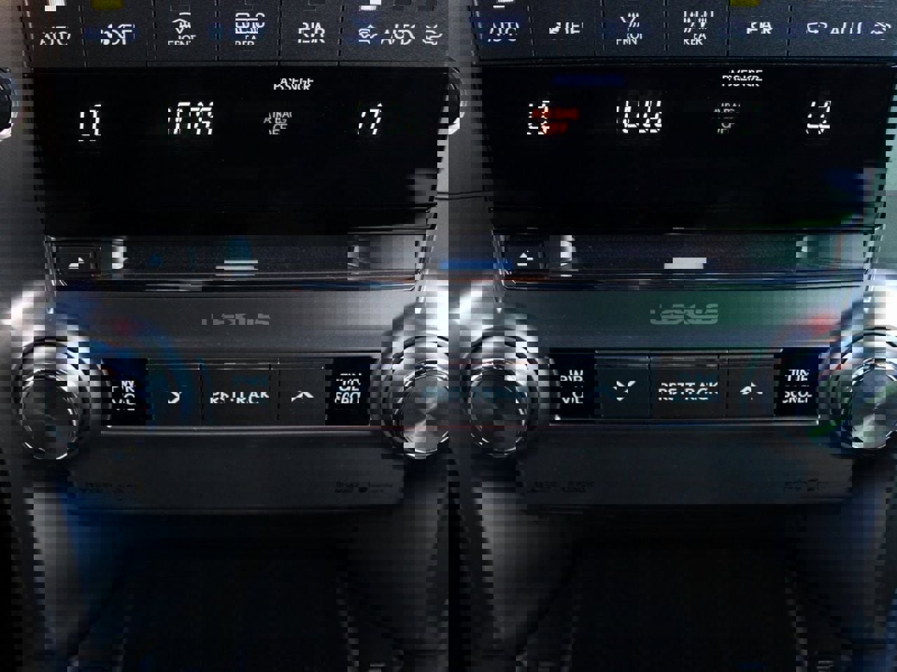 Used 2020 Lexus GX 460 Premium w/ Premium Package image 21