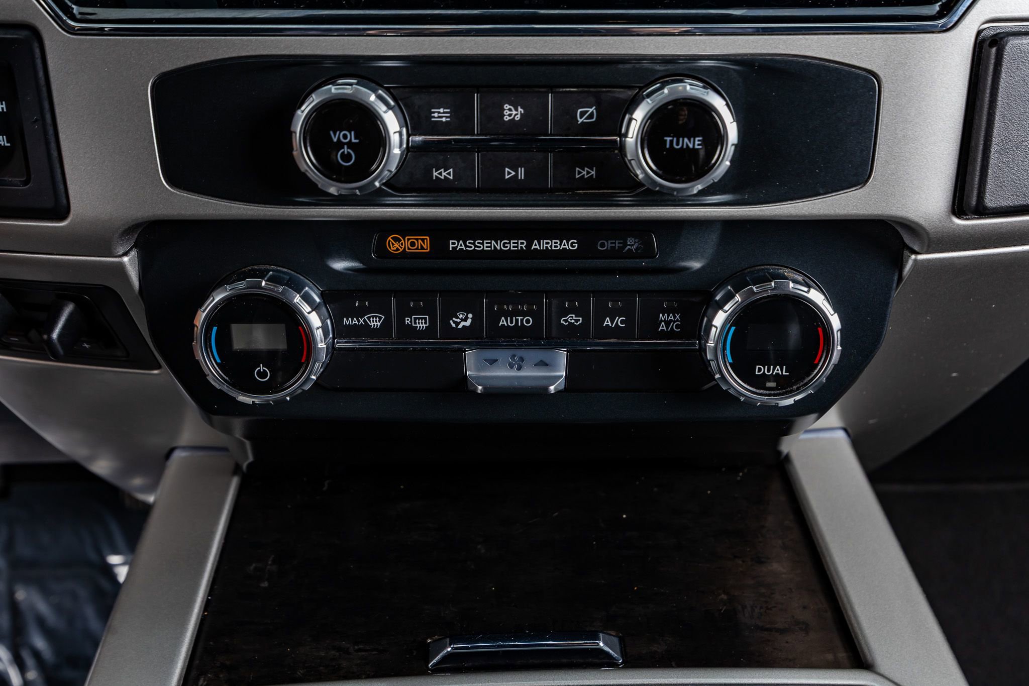 Used 2022 Ford F250 Lariat w/ Black Appearance Package image 26