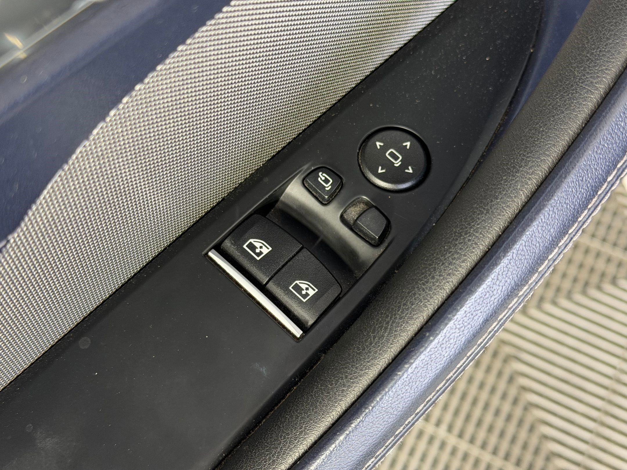 Used 2019 BMW M850i xDrive Coupe w/ Comfort Seating Package image 23