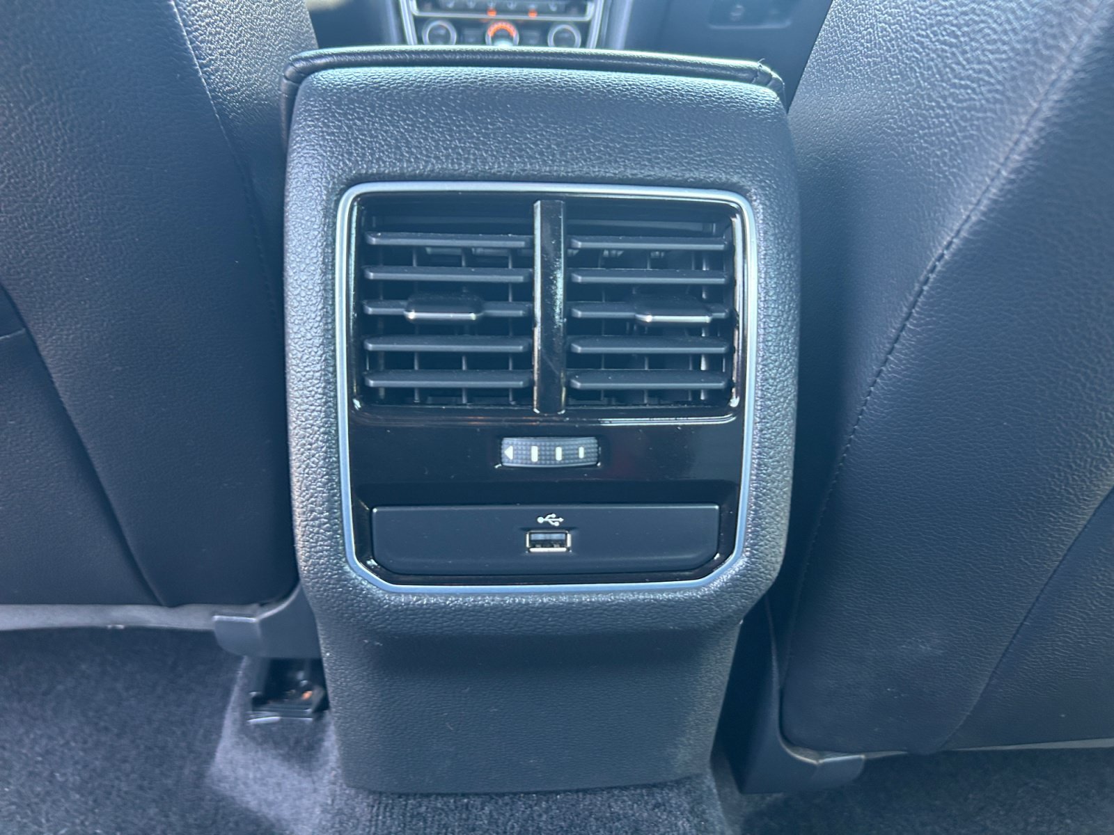 Used 2018 Volkswagen Passat GT FWD image 30