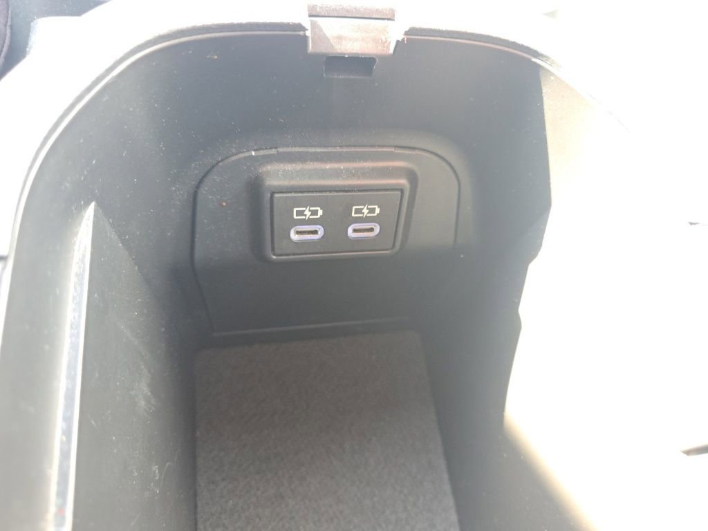 Used 2024 Toyota RAV4 XLE image 32