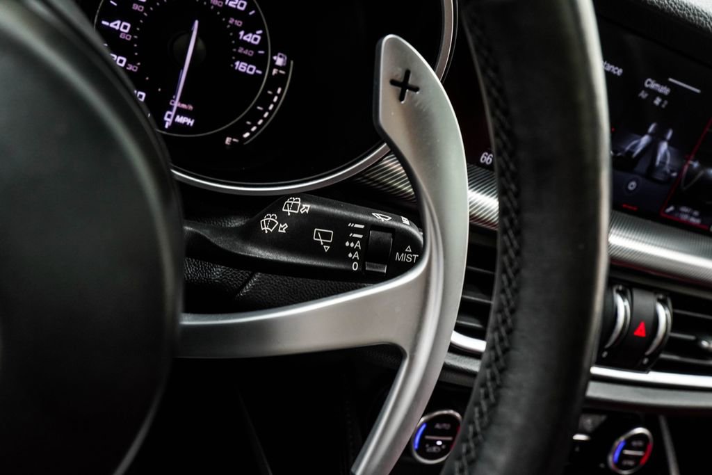 Used 2023 Alfa Romeo Stelvio Veloce image 35