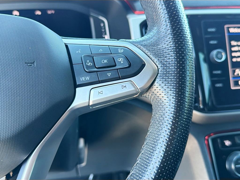 Used 2020 Volkswagen Atlas Cross Sport SEL R-Line AWD/4WD image 38