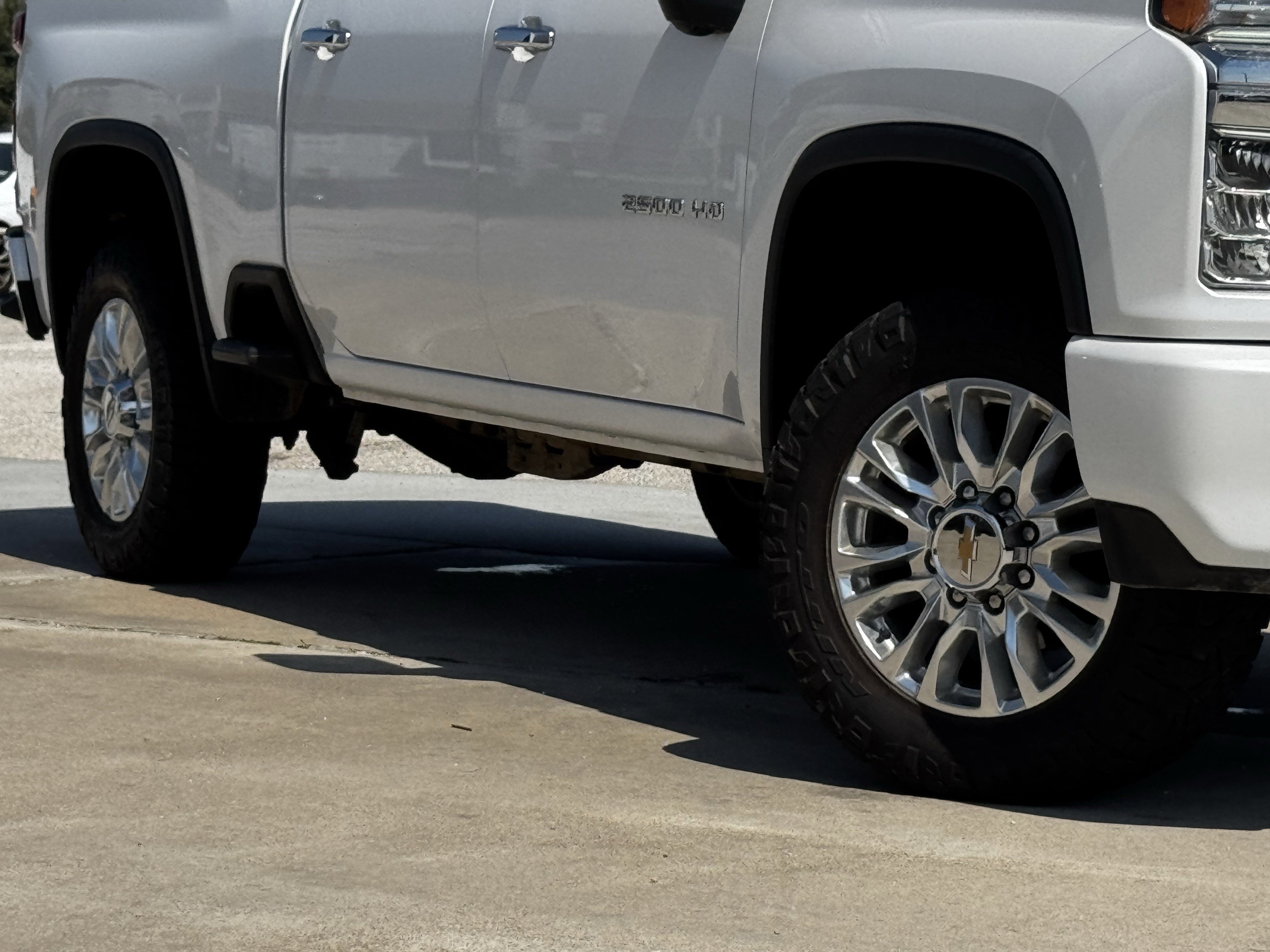 Used 2023 Chevrolet Silverado 2500 High Country image 12