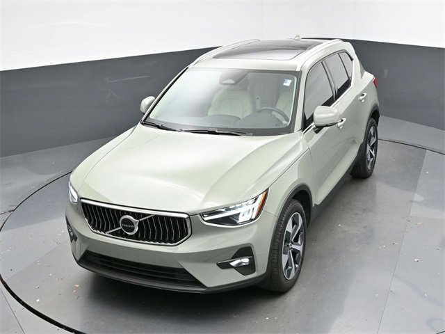 Used 2023 Volvo XC40 B5 Plus w/ Protection Package Premier image 43