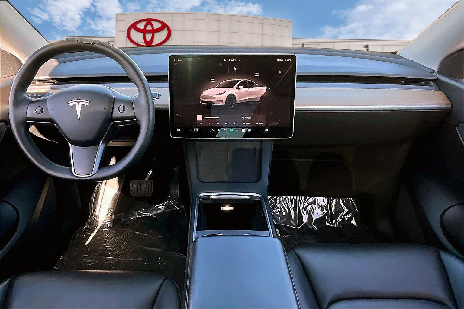 Used 2022 Tesla Model Y Long Range image 14