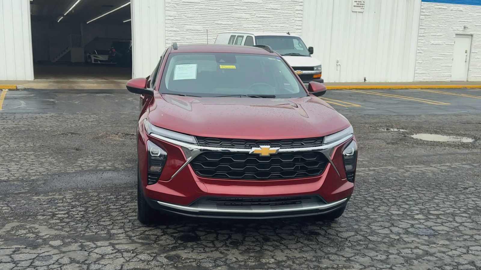 Certified 2025 Chevrolet Trax LT w/ Driver Confidence Package FWD image 3