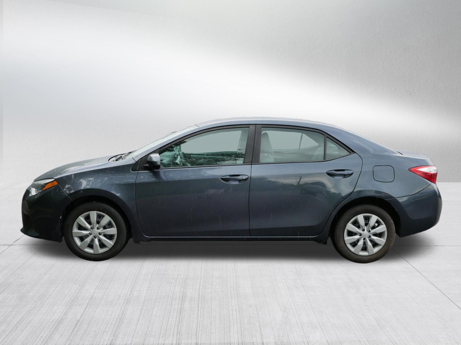 Used 2015 Toyota Corolla LE FWD image 4