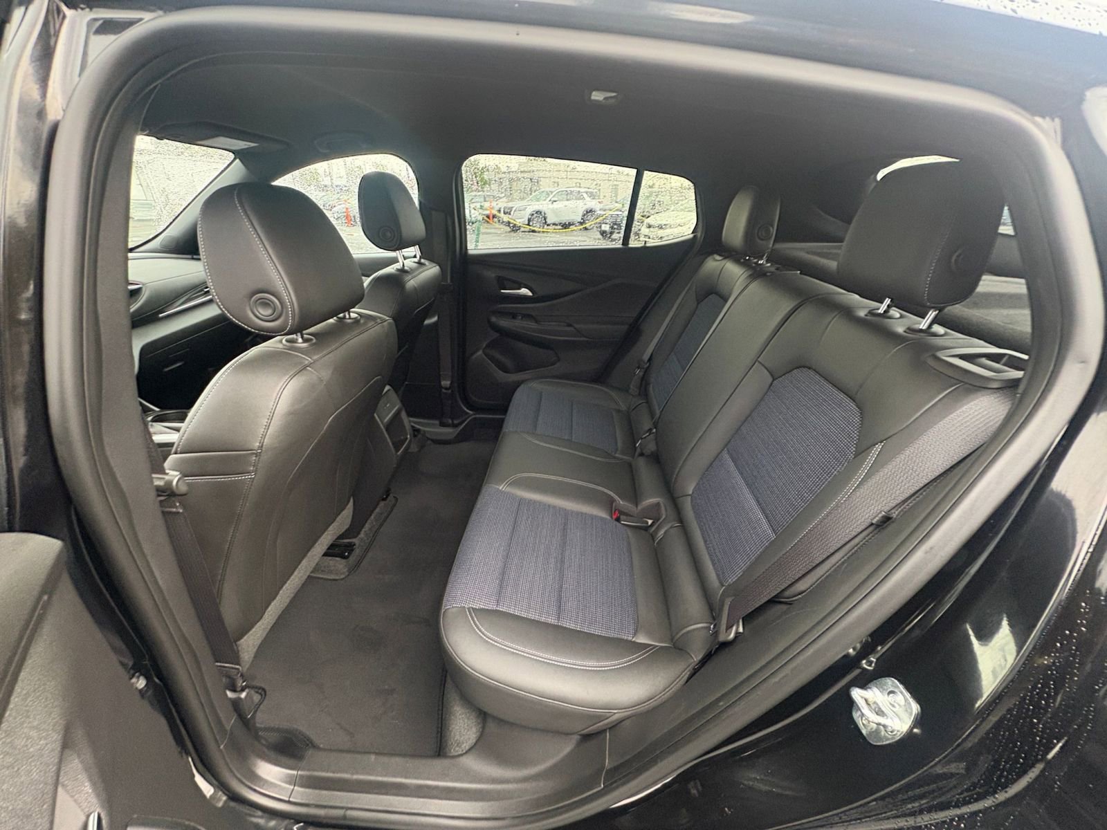 Used 2025 Buick Envista Preferred image 24