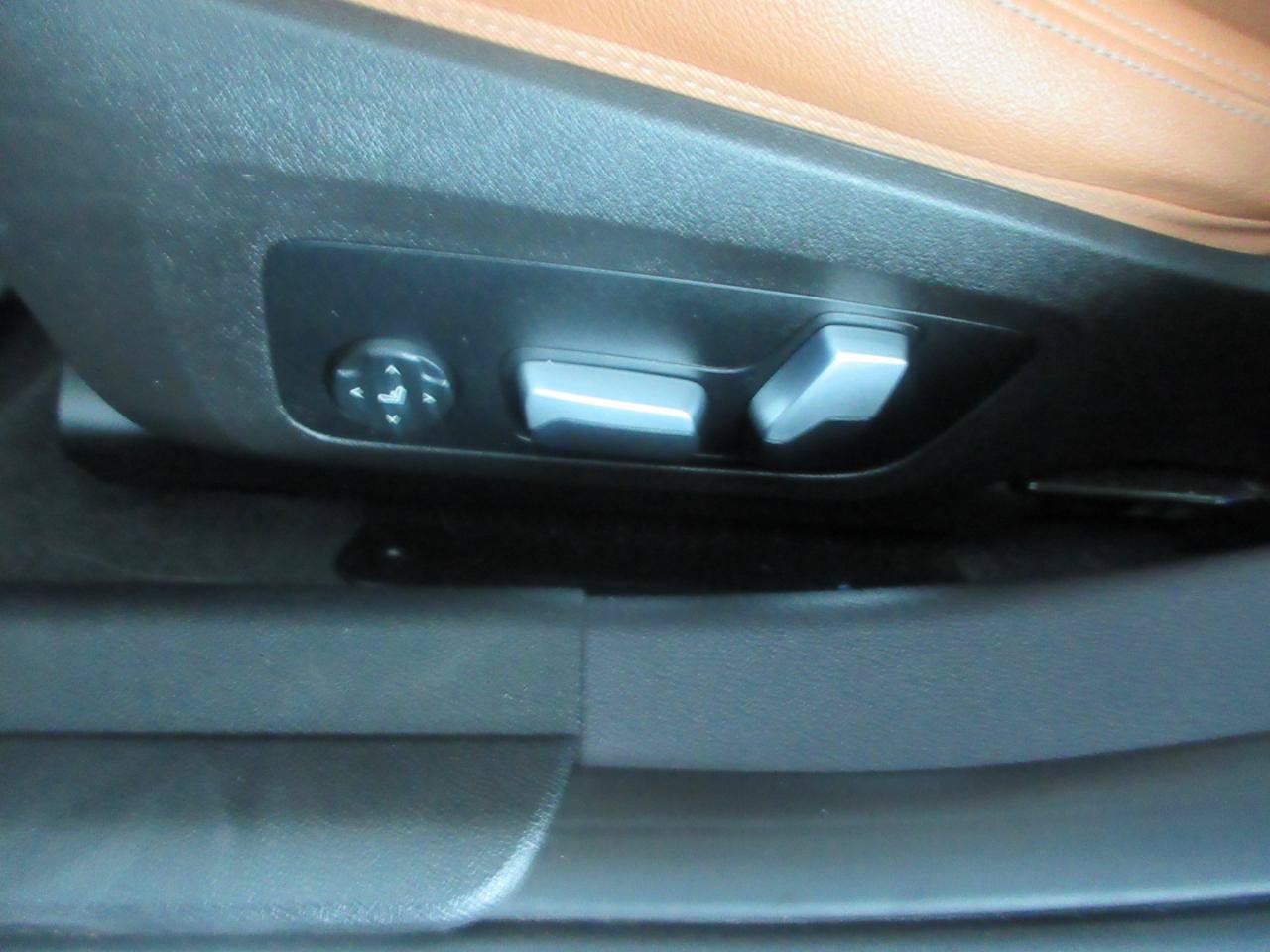 Used 2023 BMW 330i Sedan w/ Driving Assistance Package RWD image 8