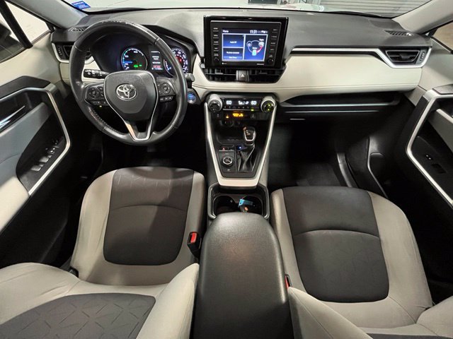 Used 2021 Toyota RAV4 XLE w/ Convenience Package AWD/4WD image 17