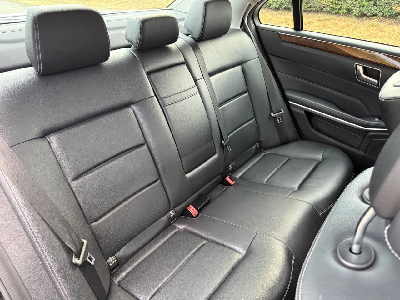 Used 2014 Mercedes-Benz E 350 4MATIC Sedan image 11