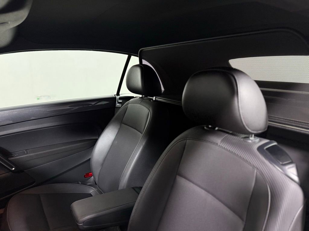 Used 2019 Volkswagen Beetle 2.0T SE FWD image 17
