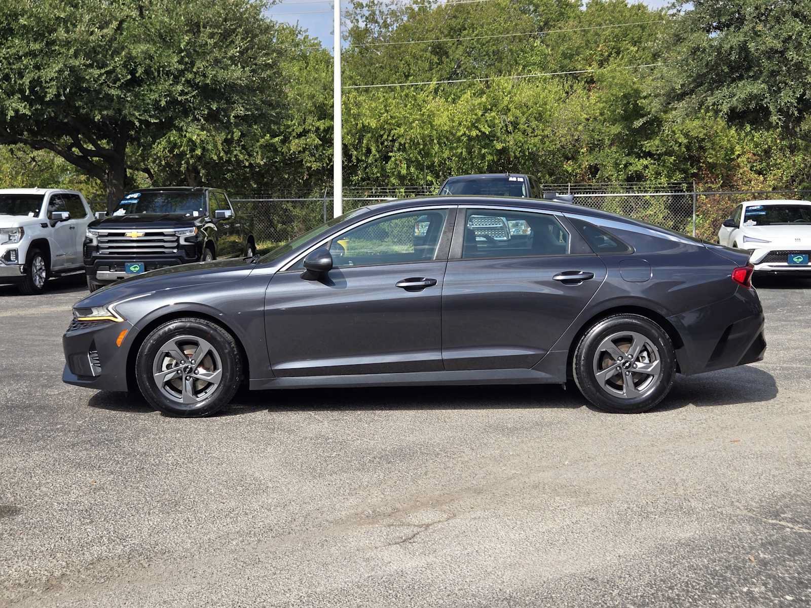 Used 2022 Kia K5 LXS FWD image 4