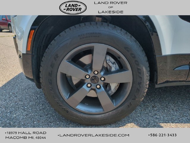 Used 2026 Land Rover Defender 110 X-Dynamic SE AWD/4WD image 21