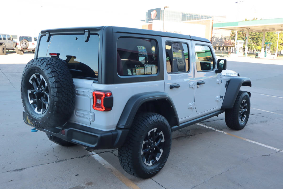 Used 2024 Jeep Wrangler Unlimited Rubicon 4xe AWD/4WD image 5