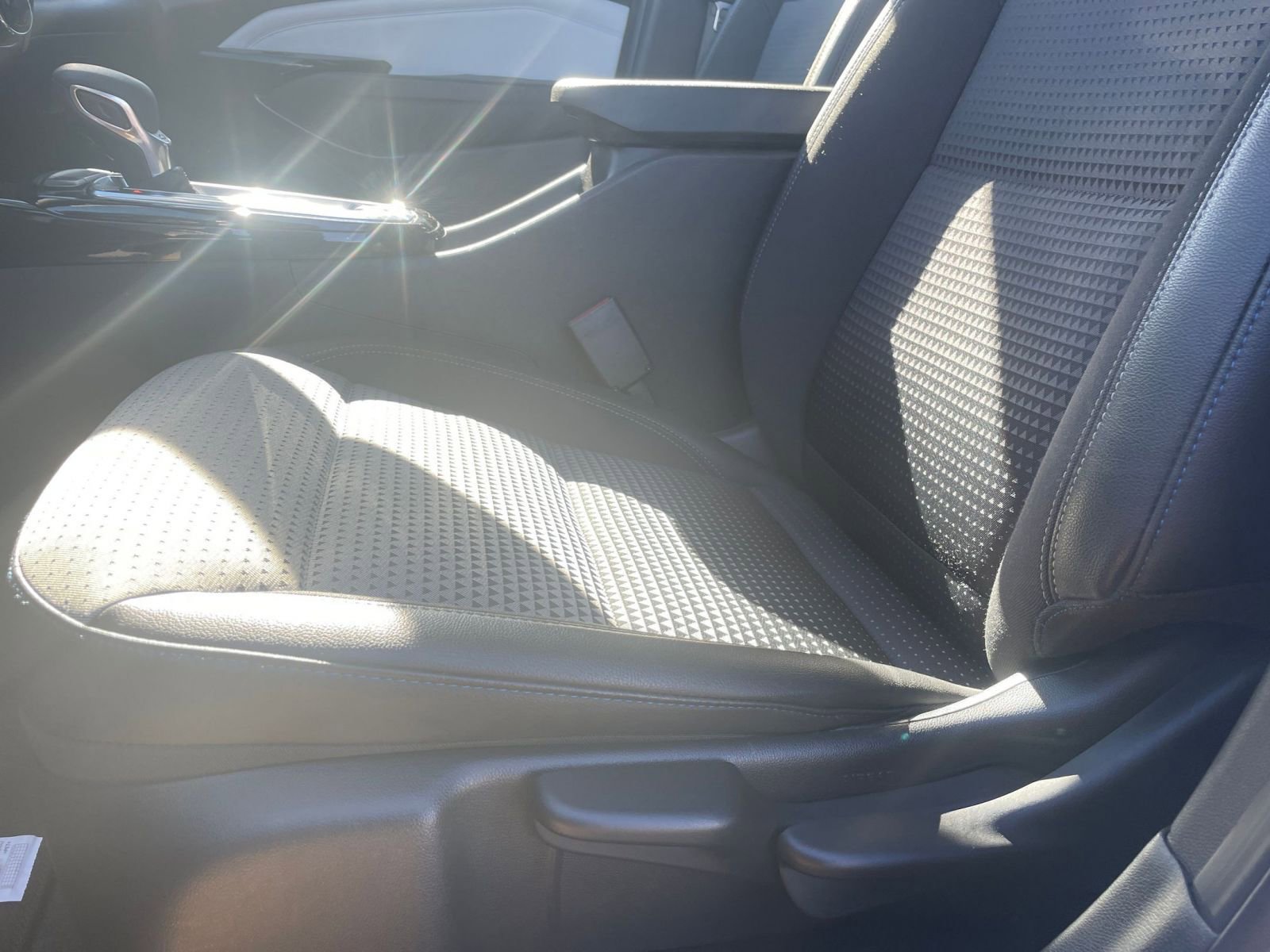 Used 2025 Chevrolet Trax LT image 27