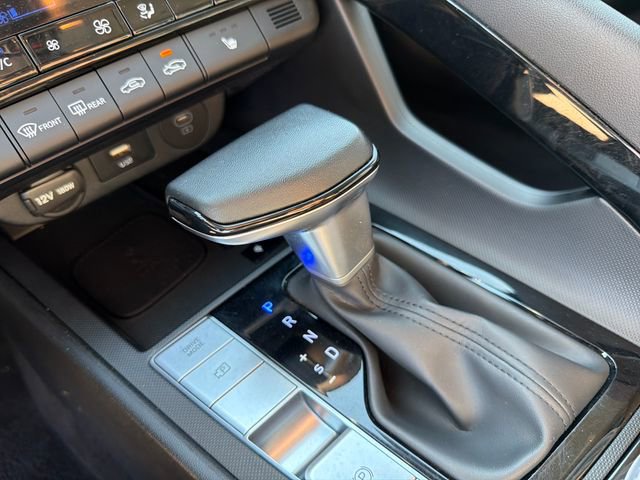 Used 2025 Hyundai Elantra Limited FWD image 24