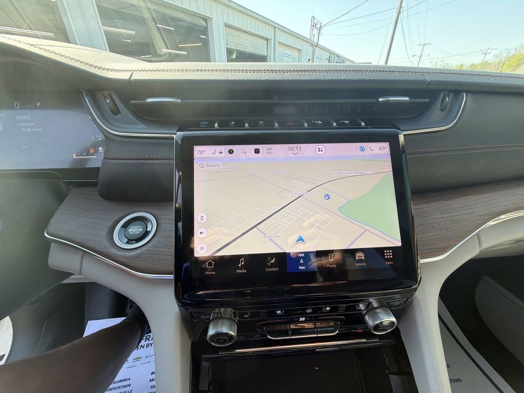 Used 2022 Jeep Grand Cherokee Summit w/ Advanced Protech Group IV image 18