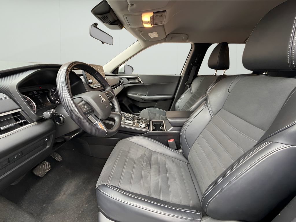 Used 2024 Mitsubishi Outlander SE AWD/4WD image 10