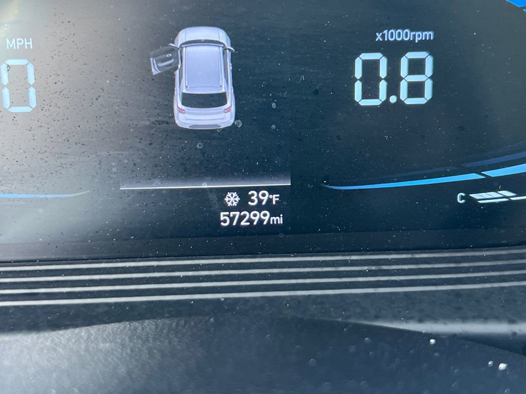 Used 2023 Hyundai Venue SEL image 28