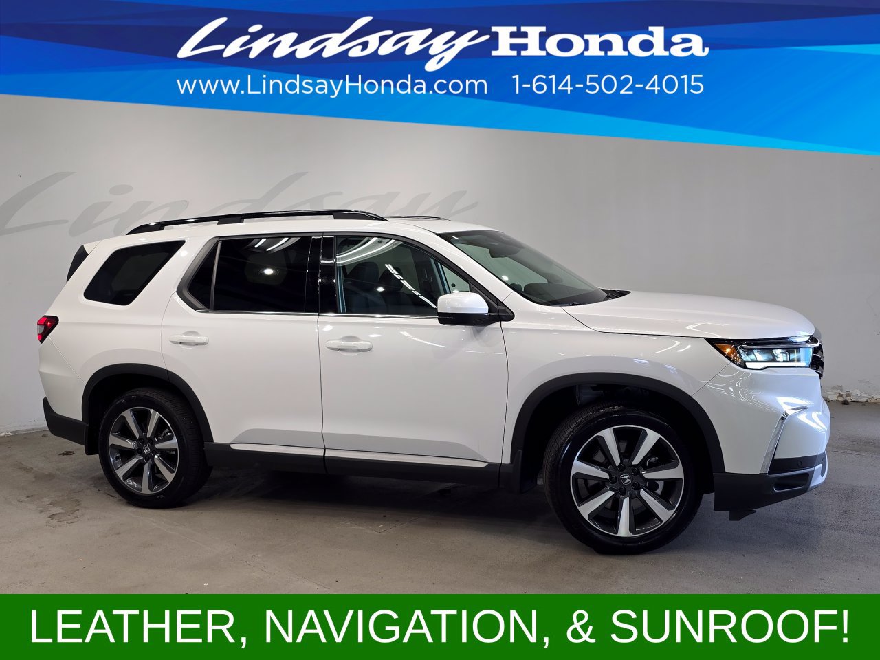 Used 2025 Honda Pilot Touring image 3
